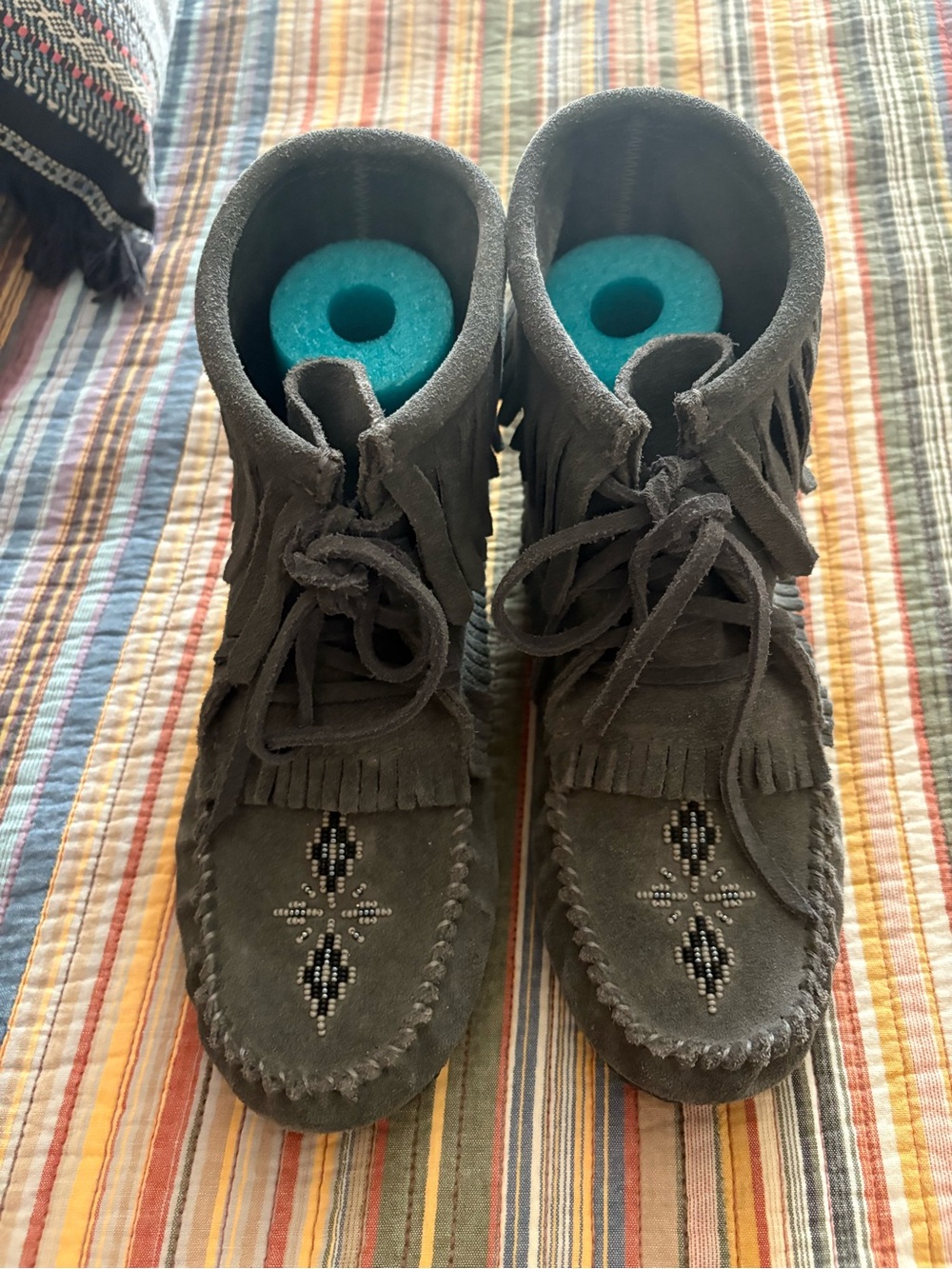 Like new women’s Manitobah moccasins